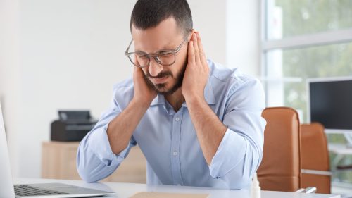 Fatigue auditive : un signal d’alerte souvent ignoré chez les actifs